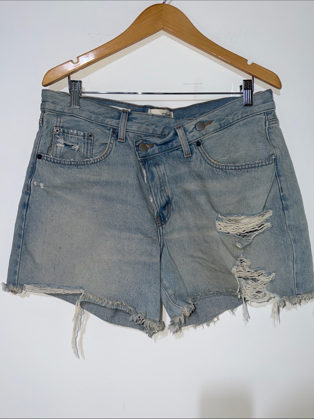 Universal Thread crossover denim Light Blue Distressed Denim Shorts size 10